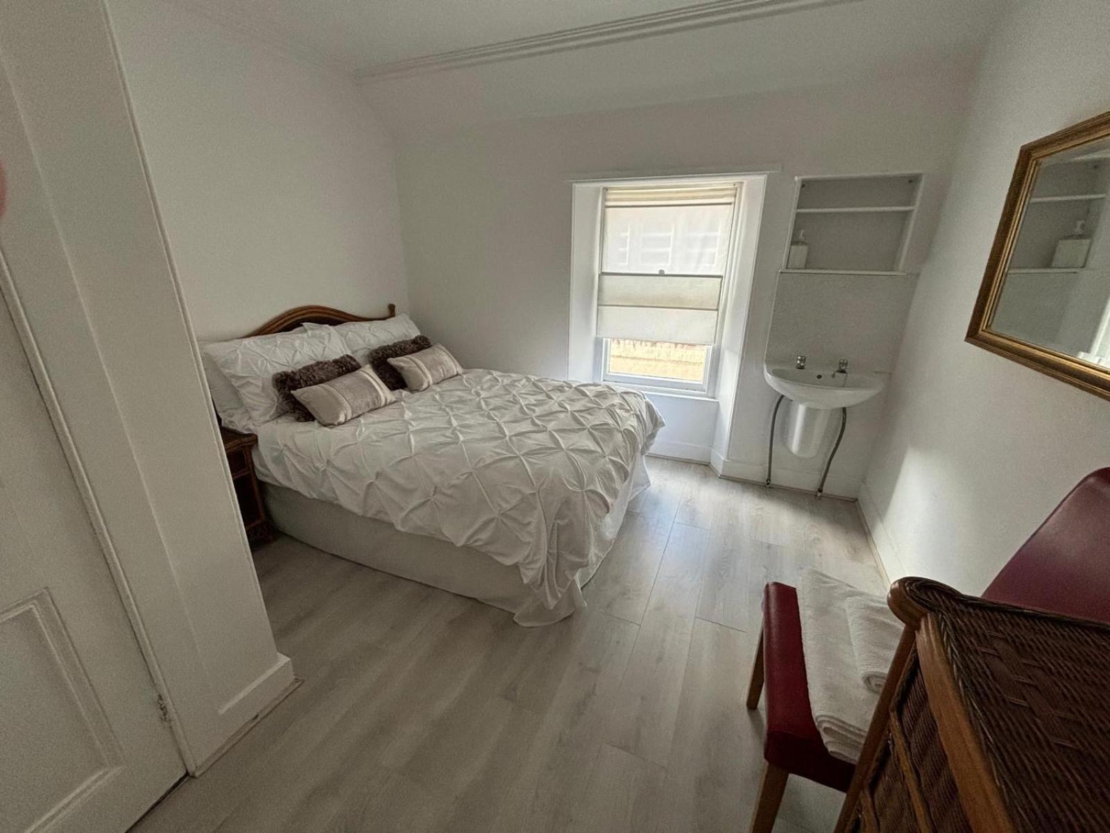 Esk House Apartment มอนโทรส ภายนอก รูปภาพ
